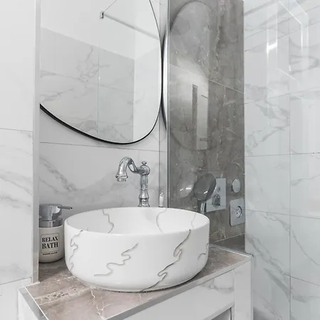 Apartman Modern Near Znjan *