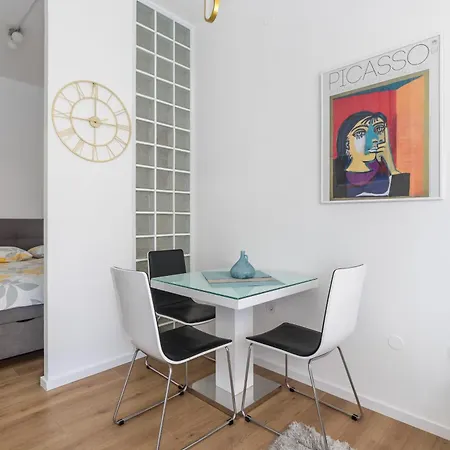Apartment Modern Studio Near Znjan Beach