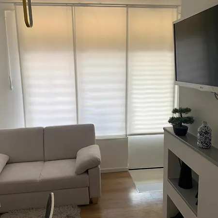 Modern Studio Near Znjan Beach *